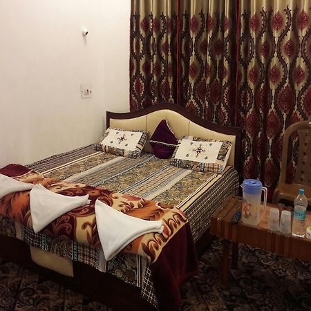 Fabulous Kashmir Srinagar Hotel Ngoại thất bức ảnh