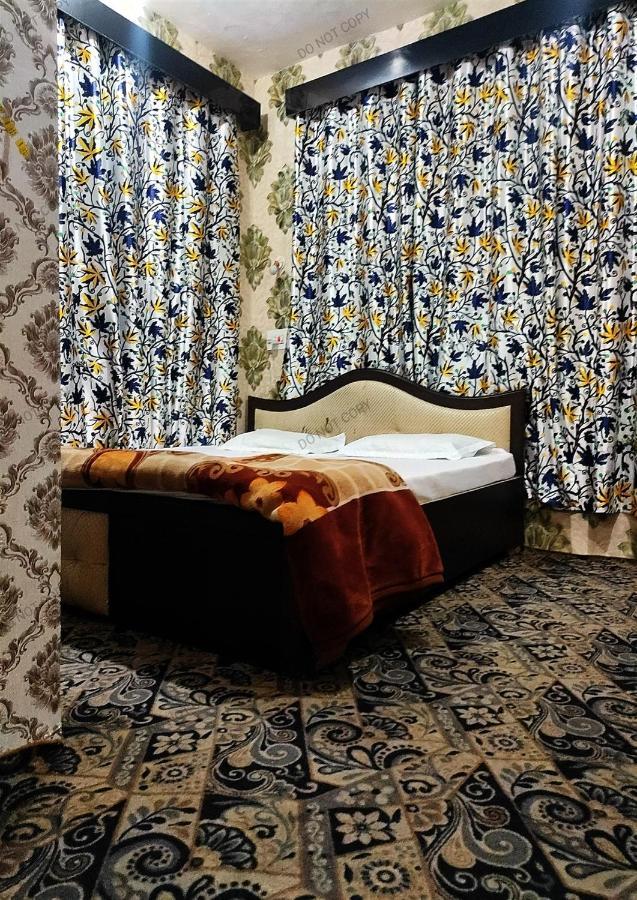 Fabulous Kashmir Srinagar Hotel Ngoại thất bức ảnh