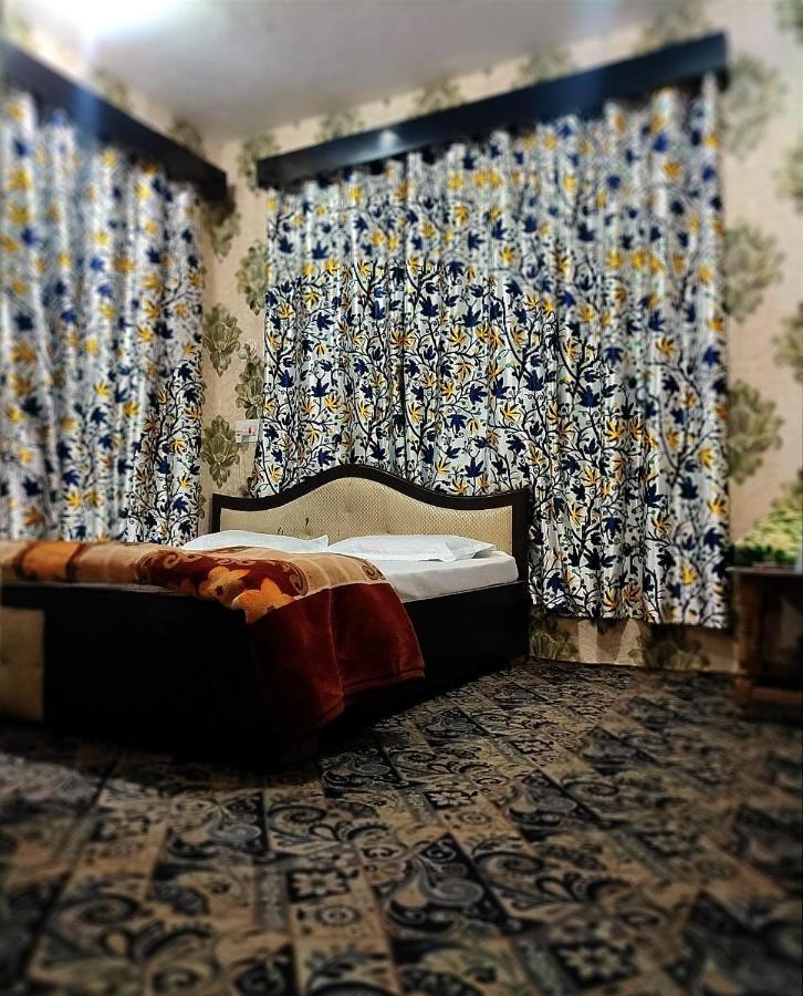 Fabulous Kashmir Srinagar Hotel Ngoại thất bức ảnh