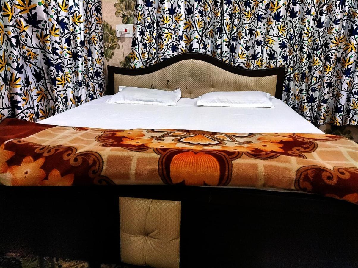 Fabulous Kashmir Srinagar Hotel Ngoại thất bức ảnh